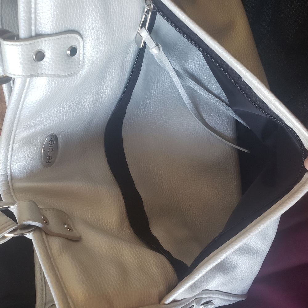 **SOLD** Petote Metro Classic pet carrier **Hostess pick!!** - Picture 8 of 12